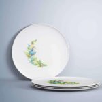 Free Simple White Plates Mockup PSD