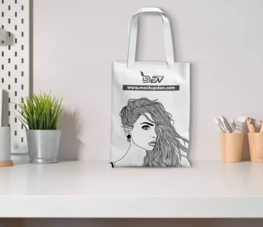 Free Sketch Print Canvas Bag Mockup