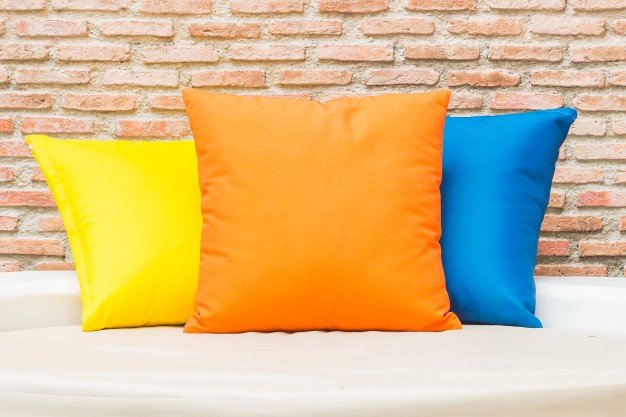 Free Cushion Mockup