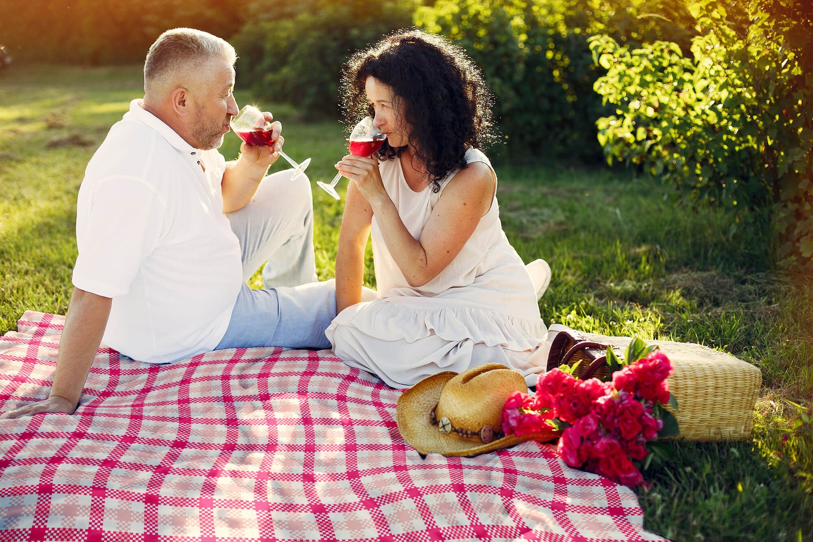 Download Free Picnic Blanket Mockup PSD Template - Mockup Den