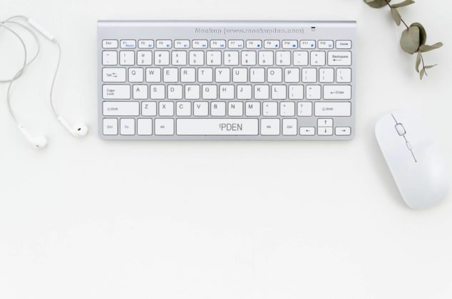 Free Keyboard Mockup PSD Template | Mockup Den