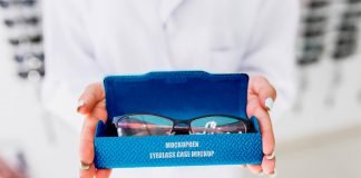 Free Eyeglass Case Mockup PSD Template