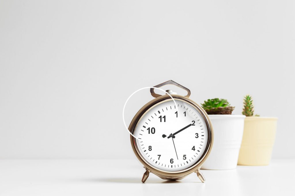 Free Rounded Table Clock Mockup PSD Template