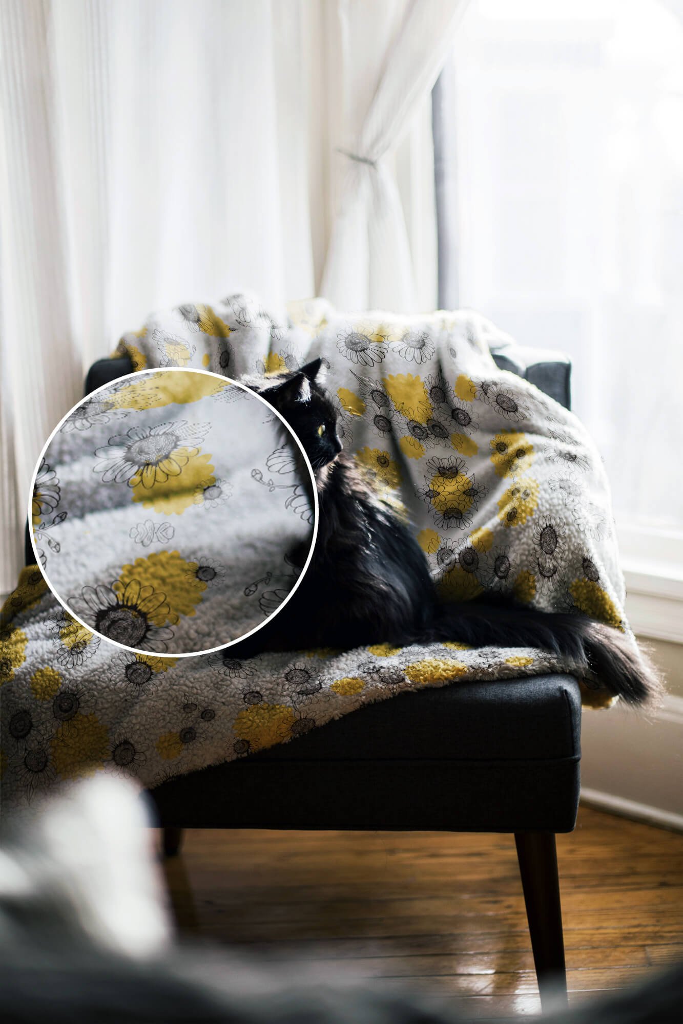 Free Throw Blanket Mockup PSD Template Mockup Den