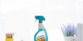 Free Plastic Trigger Spray Bottle Mockup PSD Template