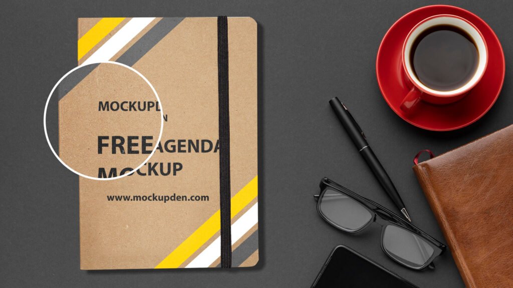 Close Up Of a Free Agenda Mockup PSD Template