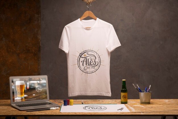 Front view white t-shirt with laptop and beer Free Psd (1)