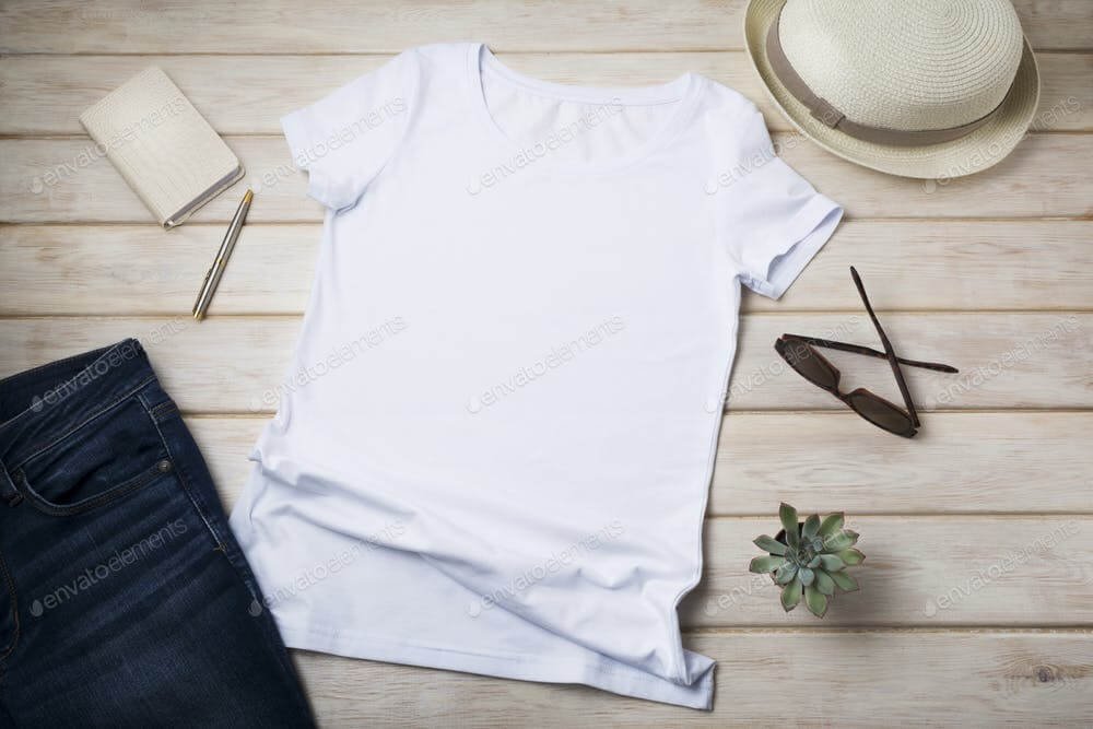 Placeit – T-shirt mockup with summer hat (1)