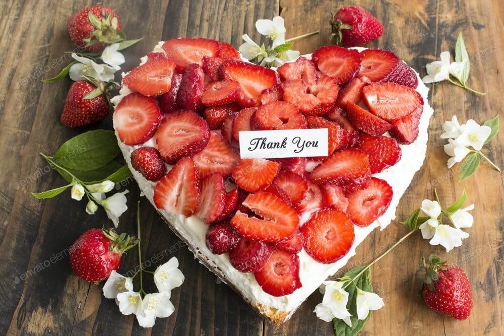 Thank You Card with Heart Cheesecake with Strawberries (1)
