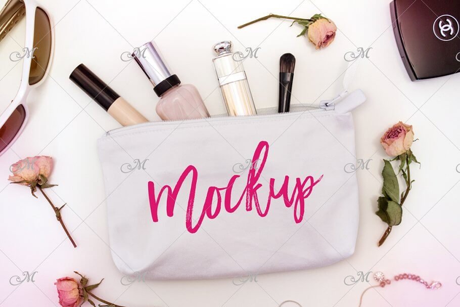 White Cosmetic Bag Mock-up. PSD (1)