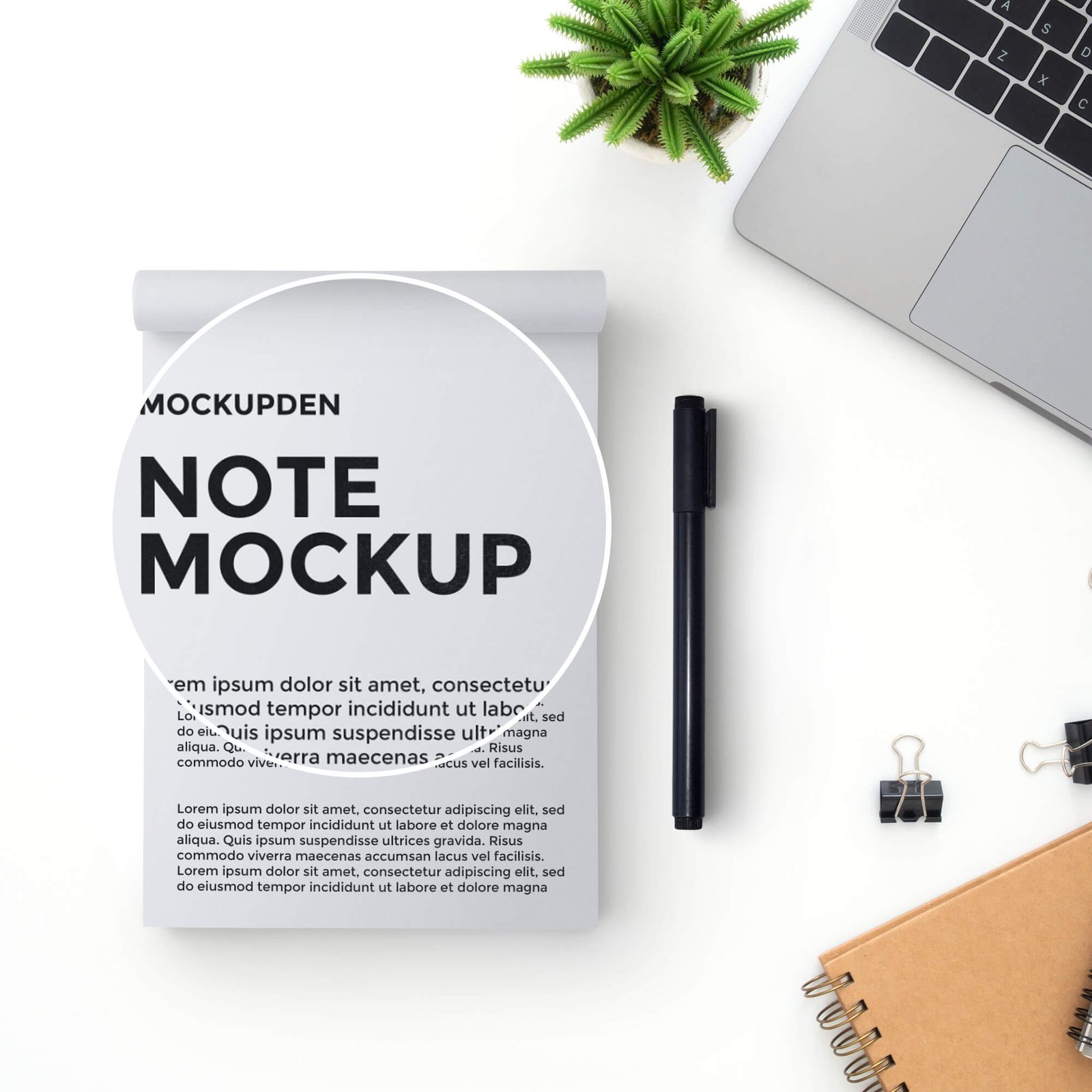 Close Up Of a Free Note Mockup PSD Template