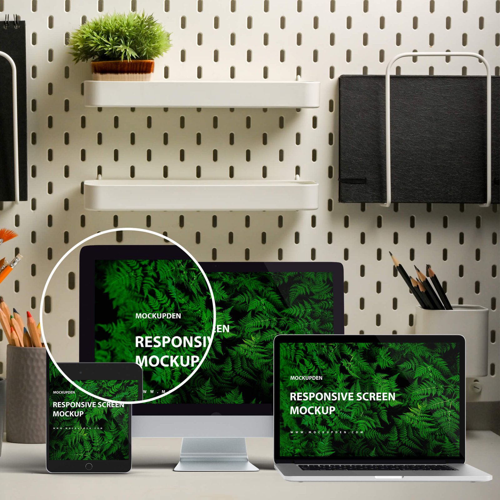 Close Up Of a Free Responsive Screen Mockup PSD Template