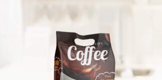 Free Coffee Packaging Mockup PSD Template (2)