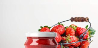 Free Jam Bottle Mockup PSD Template