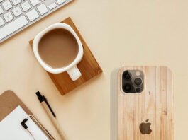 Free iPhone Cover Mockup PSD Template