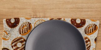 Free Kitchen Towel Mockup PSD Template