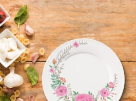Free Plate Mockup PSD Template (1)