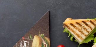Free Sandwich Mockup PSD Template