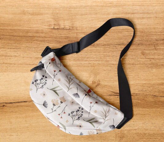 Free Fanny Pack Mockup PSD Template